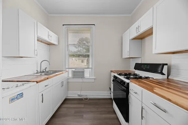$1,350 | 1821 Spencer Avenue, Unit B, New Bern, NC 28560