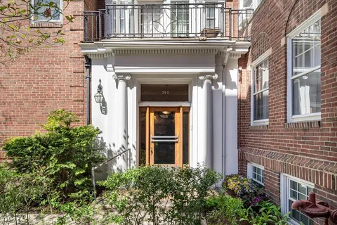 $698,000 | 393 Broadway, Unit 10, Cambridge, MA 02139