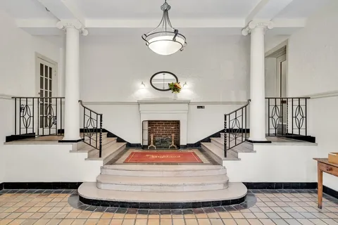 $698,000 | 393 Broadway, Unit 10, Cambridge, MA 02139
