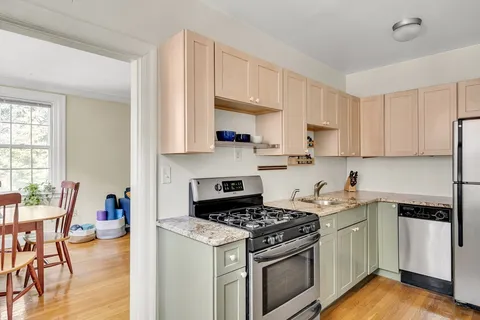 $698,000 | 393 Broadway, Unit 10, Cambridge, MA 02139