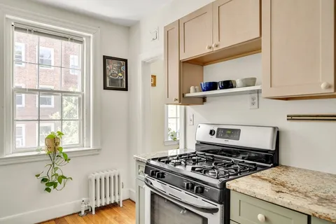 $698,000 | 393 Broadway, Unit 10, Cambridge, MA 02139