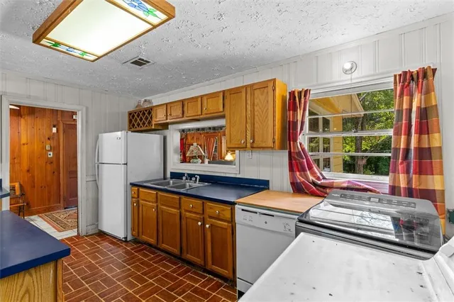 $550,000 | 5008 Dianne Drive Southeast, Acworth, GA 30102