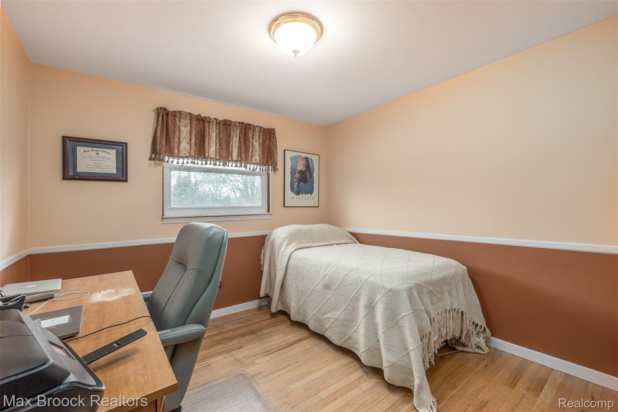 36071 Curtis Road Livonia, MI 48152 - Photo 19 of 29 2E2A9143-Edit.jpg