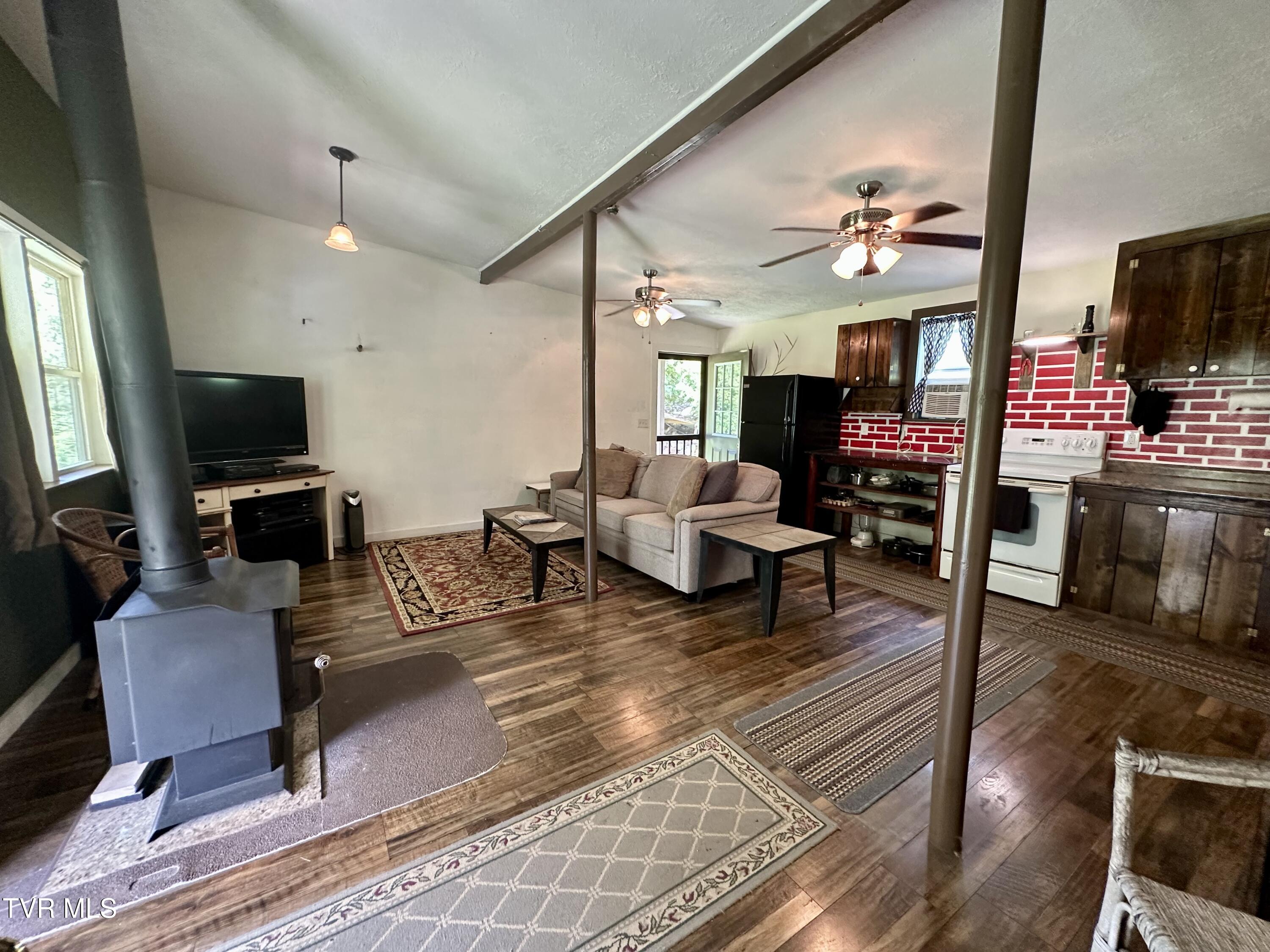 8777 Roan Creek Road Butler, TN 37640 - Photo 10 of 50 IMG_4594