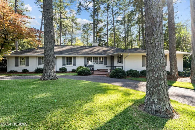 $749,000 | 515 South Valley Road, Southern Pines, NC 28387