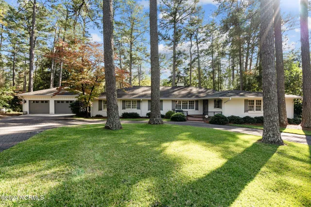 $749,000 | 515 South Valley Road, Southern Pines, NC 28387