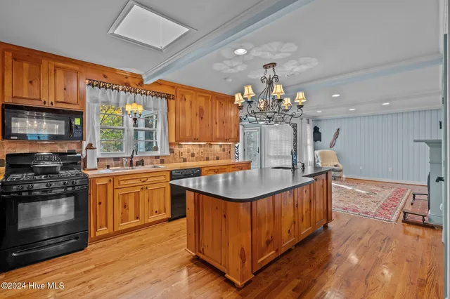 $749,000 | 515 South Valley Road, Southern Pines, NC 28387