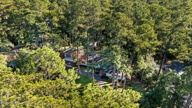 $749,000 | 515 South Valley Road, Southern Pines, NC 28387