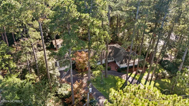 $749,000 | 515 South Valley Road, Southern Pines, NC 28387