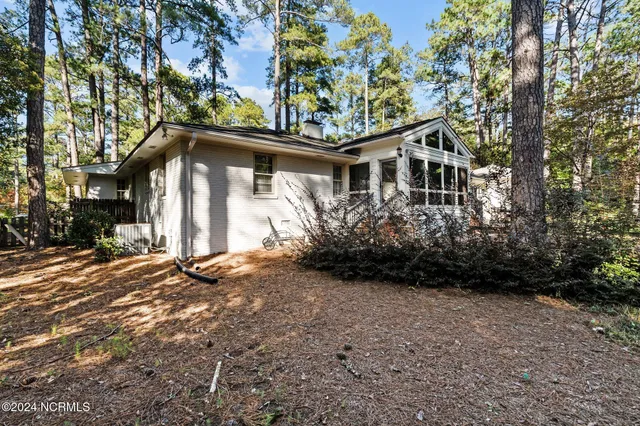 $749,000 | 515 South Valley Road, Southern Pines, NC 28387