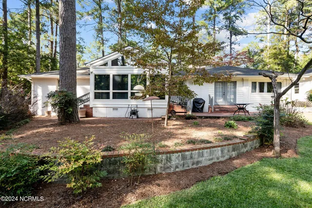 $749,000 | 515 South Valley Road, Southern Pines, NC 28387
