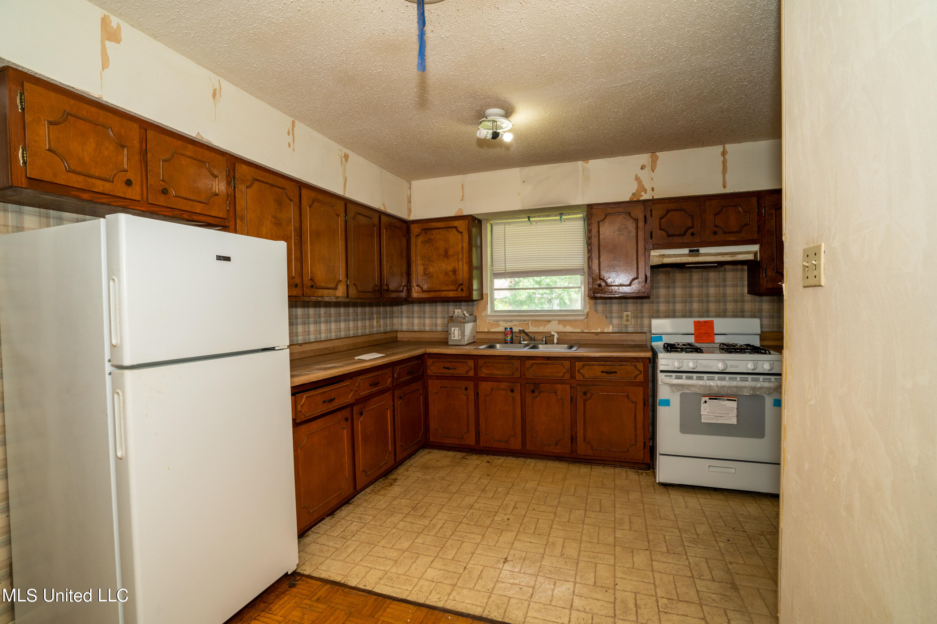 2528 Meadow Road Biloxi, MS 39531 - Photo 6 of 14 2528 Meadow Dr-00285
