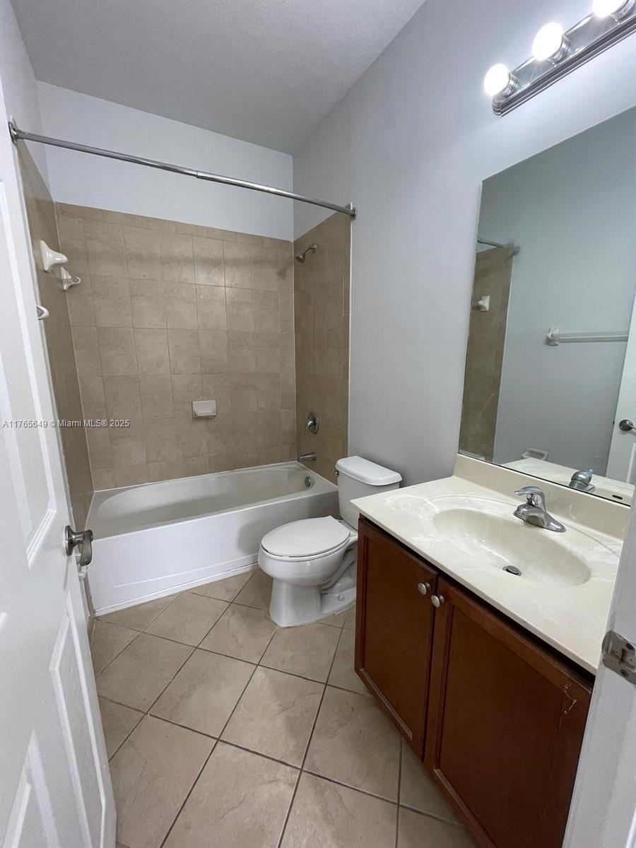 4245 Southwest 164th Path, Unit 4245 Miami, FL 33185 - Photo 13 of 33 Gallery Image 13