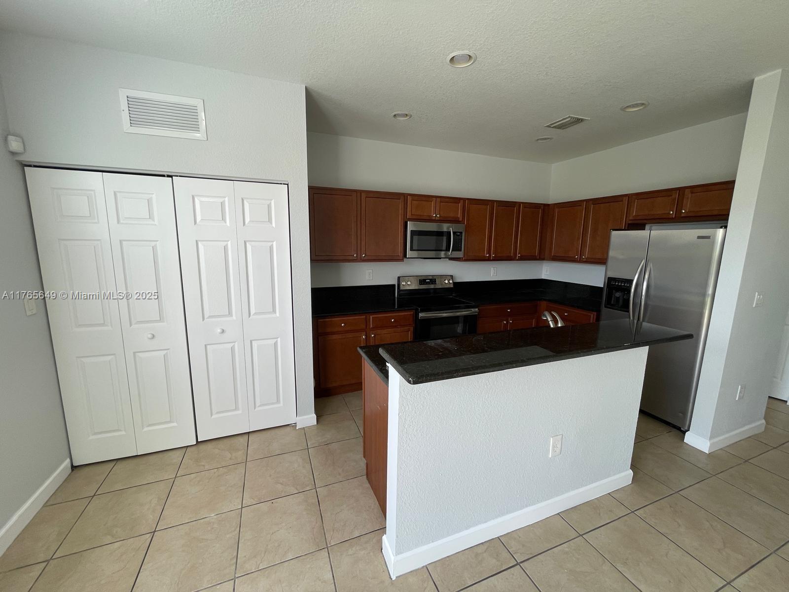 4245 Southwest 164th Path, Unit 4245 Miami, FL 33185 - Photo 21 of 33 Gallery Image 21