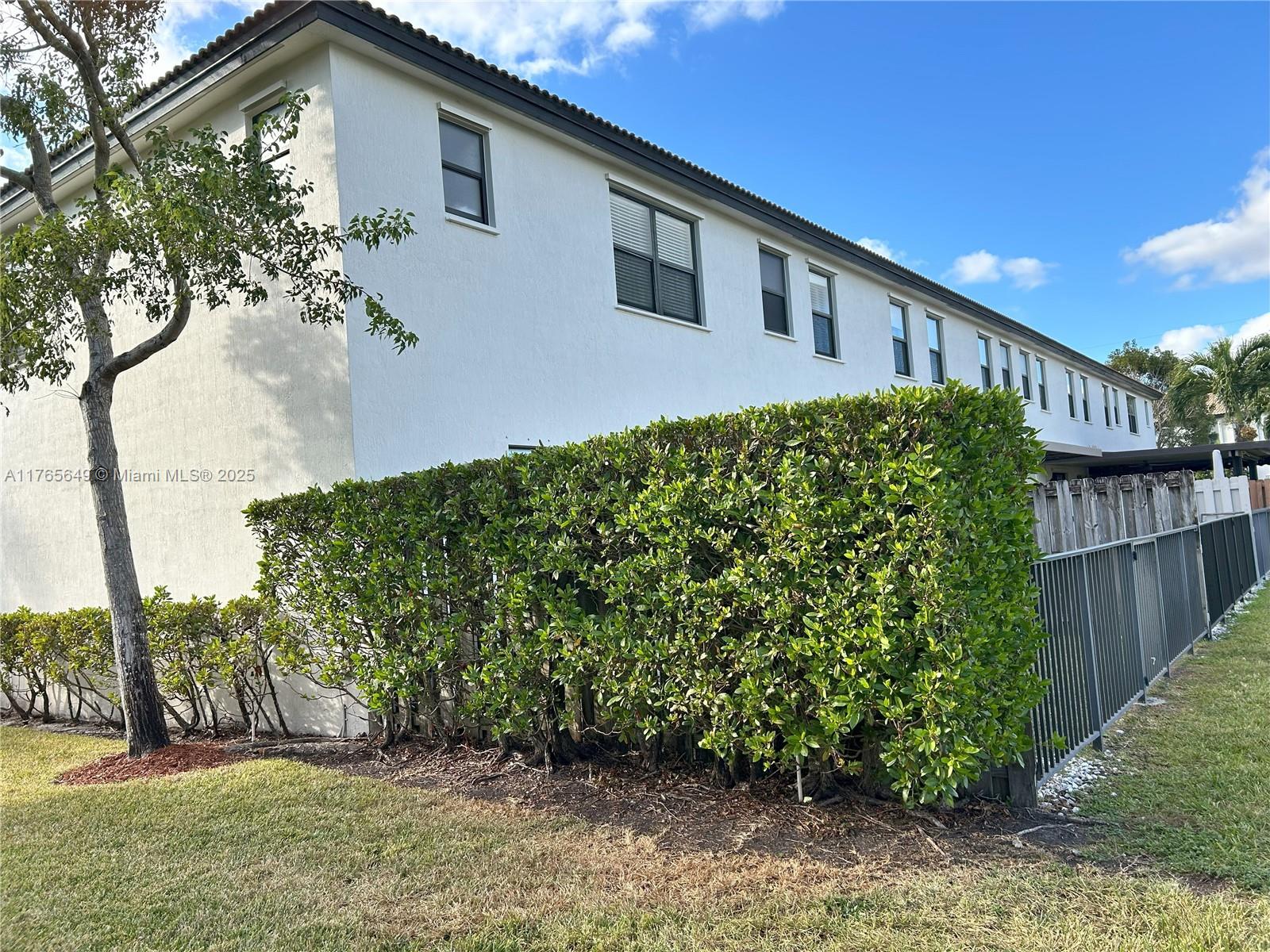 4245 Southwest 164th Path, Unit 4245 Miami, FL 33185 - Photo 4 of 33 Gallery Image 4