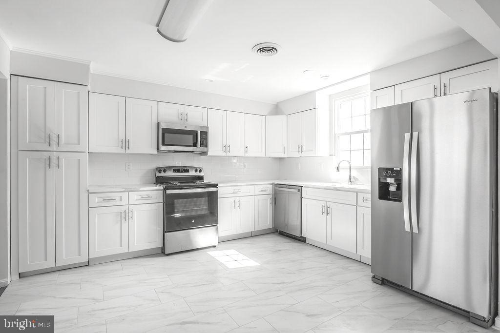 6501 Woodley Road Clinton, MD 20735 - Photo 14 of 37
