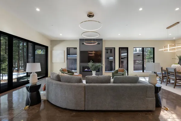 $2,655,000 | 11761 Bottcher Loop, Truckee, CA 96161