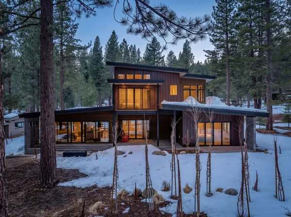 $2,655,000 | 11761 Bottcher Loop, Truckee, CA 96161