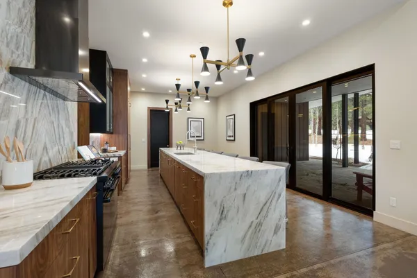 $2,655,000 | 11761 Bottcher Loop, Truckee, CA 96161