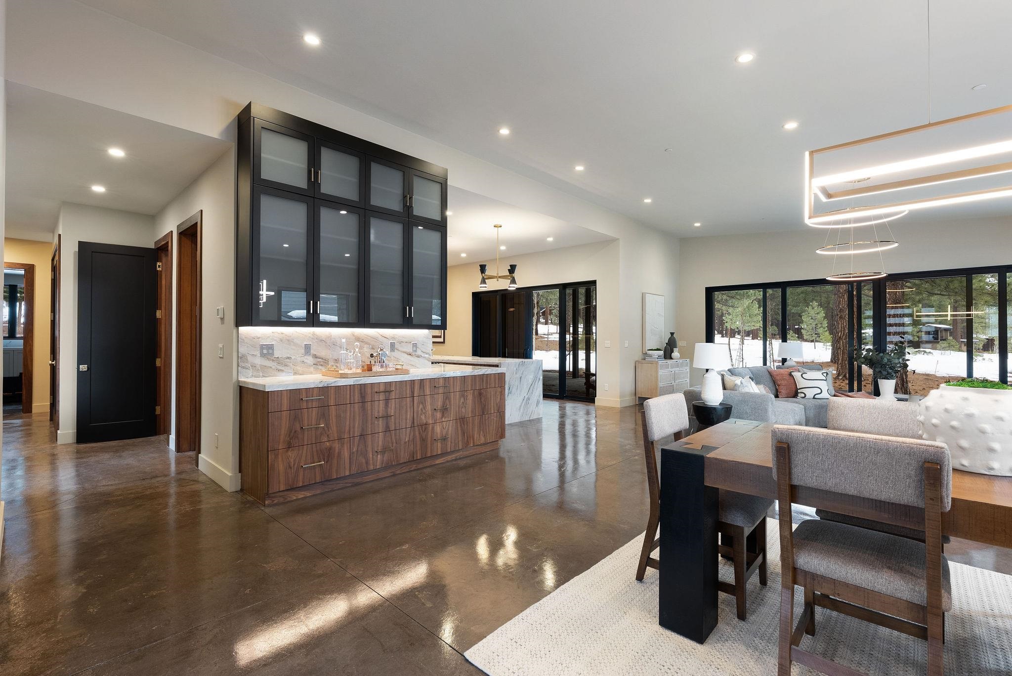 11761 Bottcher Loop Truckee, CA 96161 - Photo 5 of 28