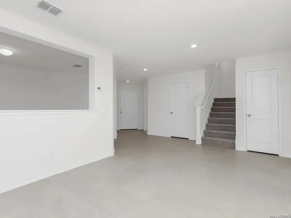 $2,500 | 7919 Mariposa Manor, San Antonio, TX 78253