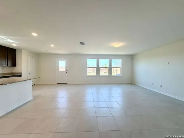 $2,600 | 7919 Mariposa Manor, San Antonio, TX 78253