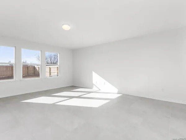 $2,500 | 7919 Mariposa Manor, San Antonio, TX 78253