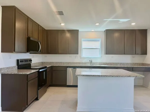 $2,600 | 7919 Mariposa Manor, San Antonio, TX 78253