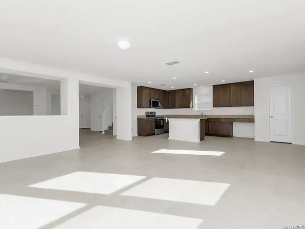 $2,500 | 7919 Mariposa Manor, San Antonio, TX 78253