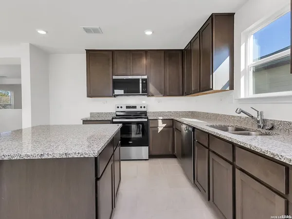 $2,500 | 7919 Mariposa Manor, San Antonio, TX 78253