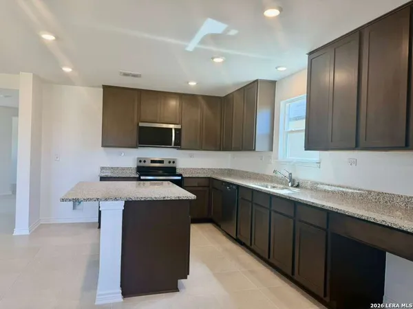 $2,600 | 7919 Mariposa Manor, San Antonio, TX 78253