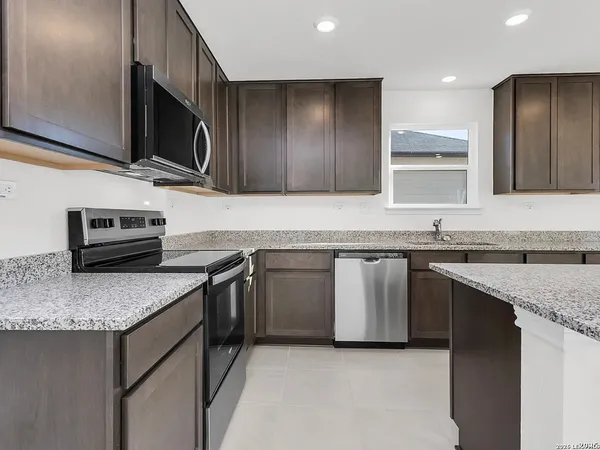 $2,500 | 7919 Mariposa Manor, San Antonio, TX 78253