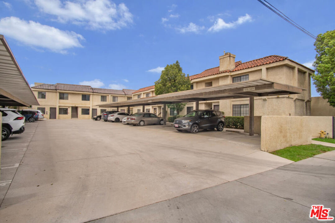 31701 Ridge Rte Road Castaic, CA 91384 - Photo 4 of 7 Gallery Image 4