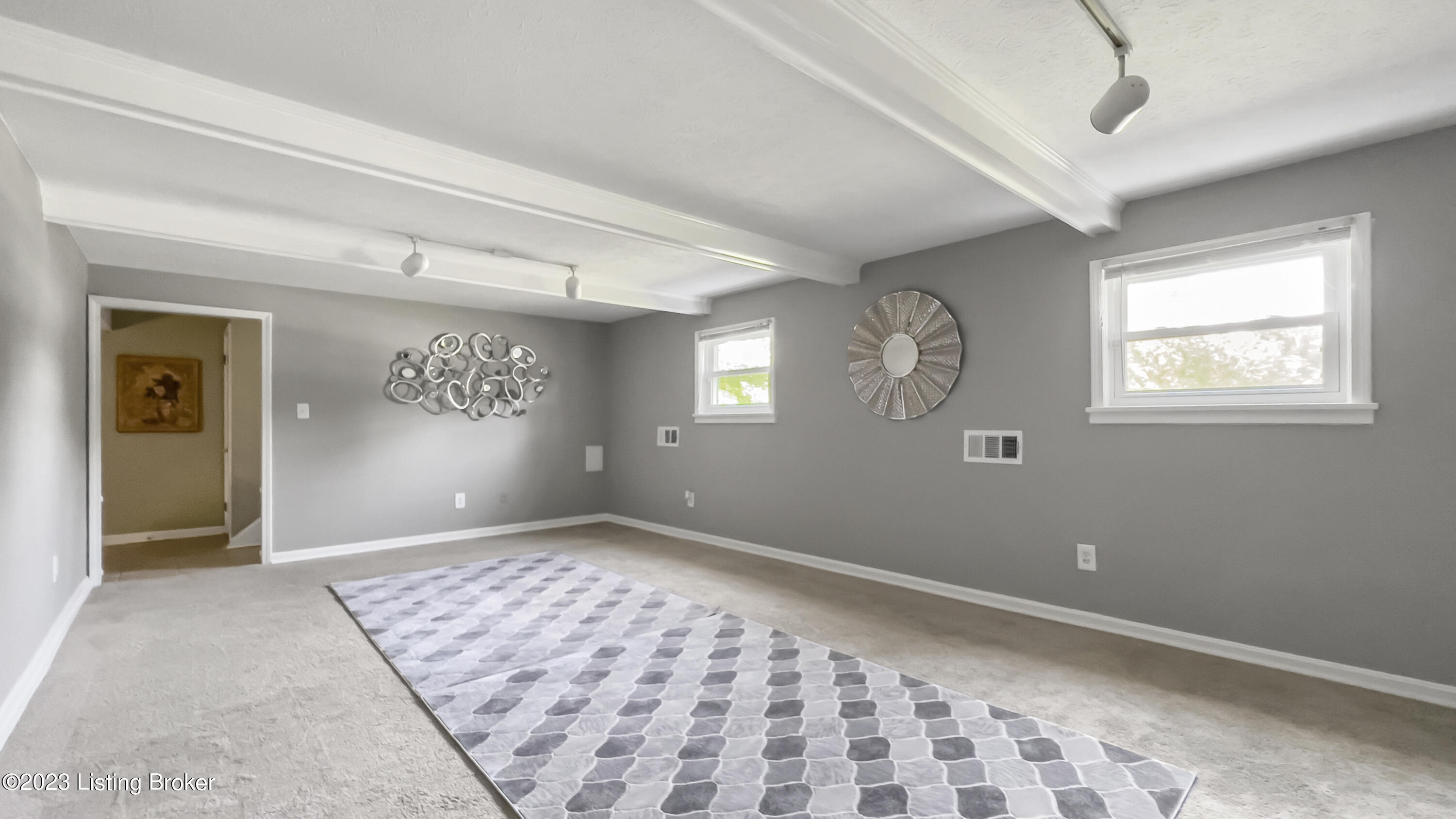 8900 La Costa Road Louisville, KY 40299 - Photo 16 of 47 8900 LaCosta Rd-1017
