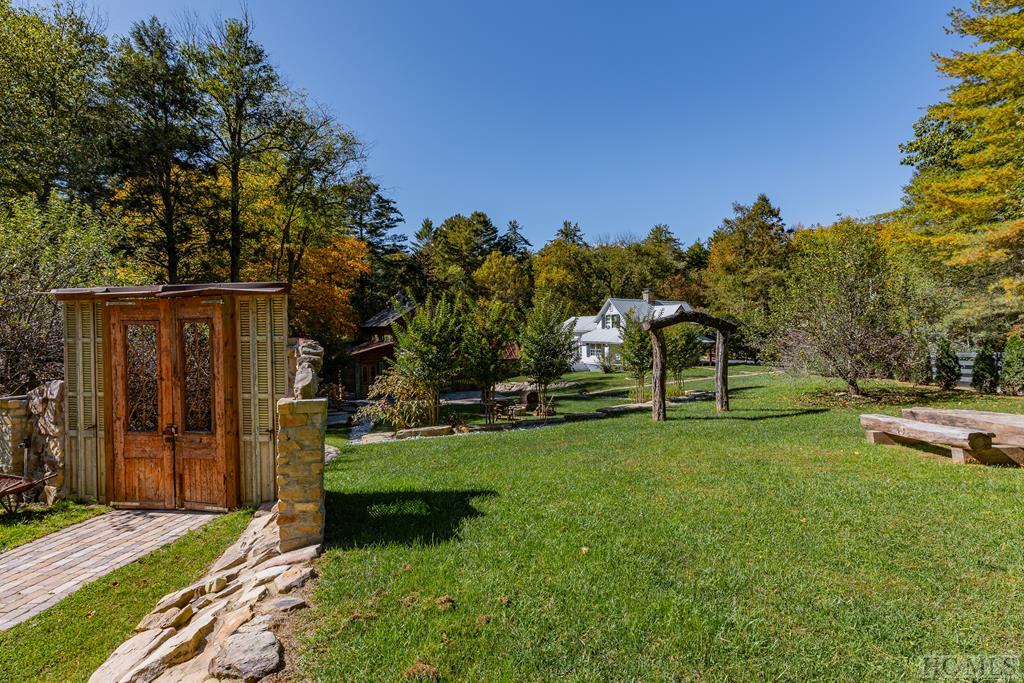 144 Laurel Knob Road Cashiers, NC 28717 - Photo 25 of 54 Gallery Image 25