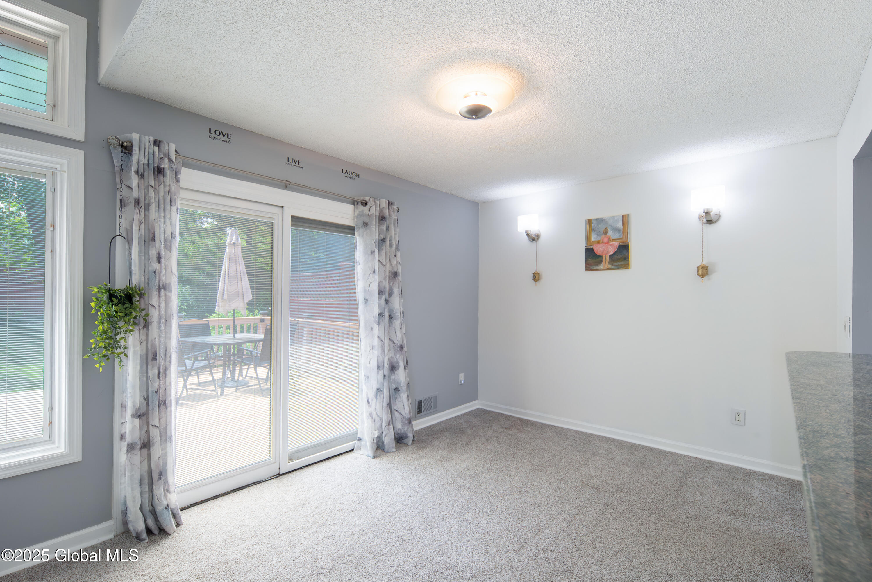 13 Eton Drive Bethlehem, NY 12159 - Photo 12 of 59 012