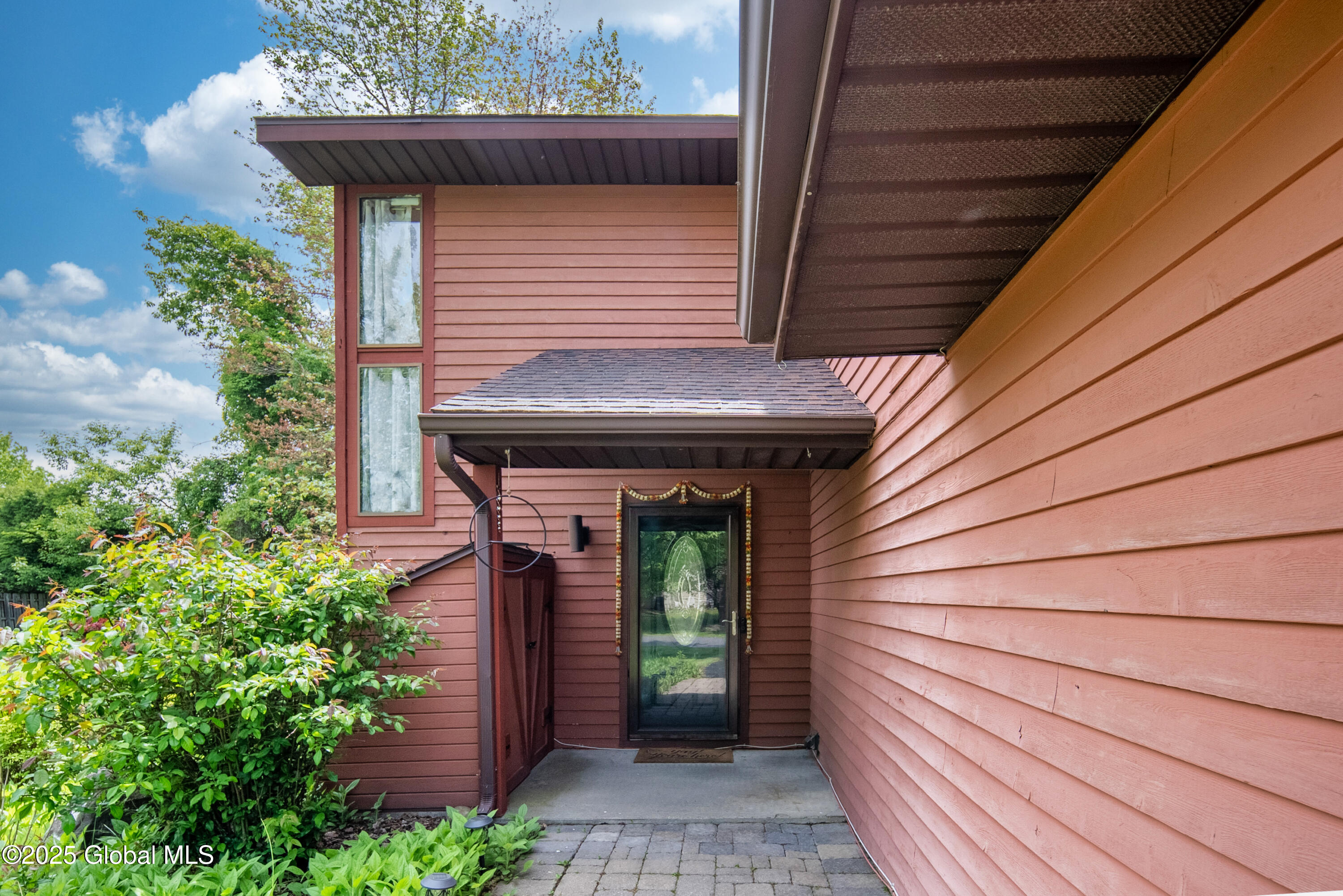 13 Eton Drive Bethlehem, NY 12159 - Photo 2 of 59 002