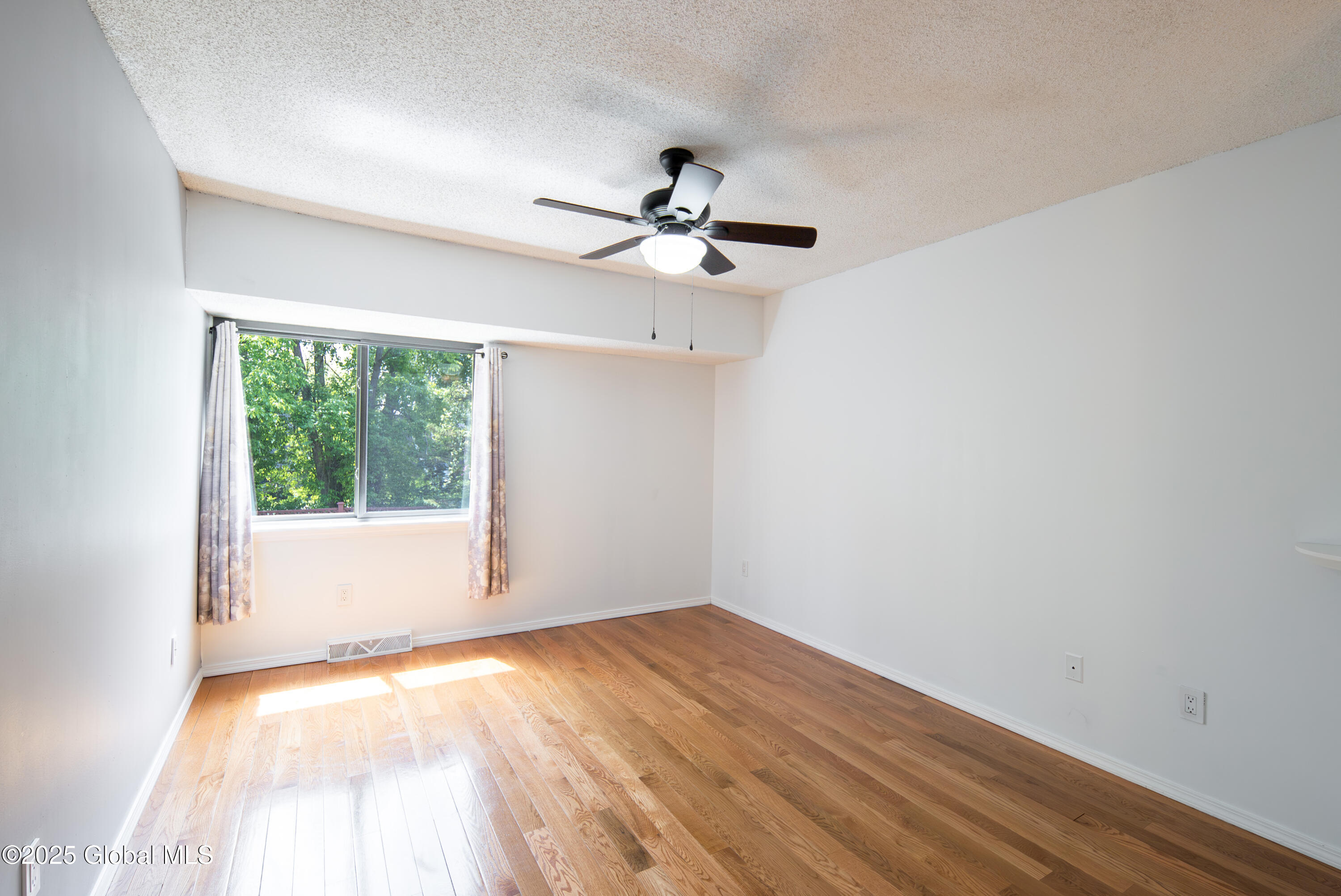 13 Eton Drive Bethlehem, NY 12159 - Photo 25 of 59 025