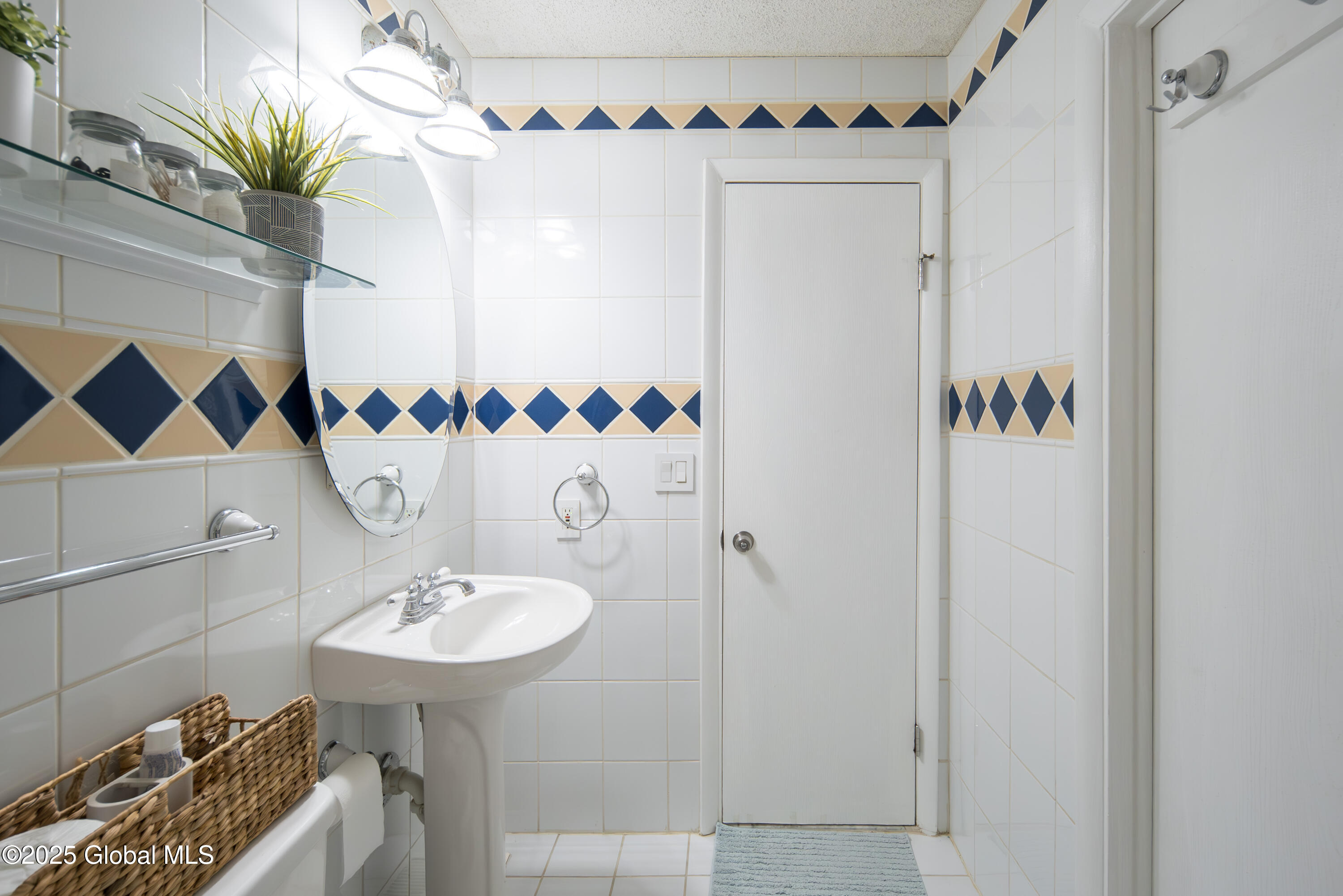 13 Eton Drive Bethlehem, NY 12159 - Photo 31 of 59 031