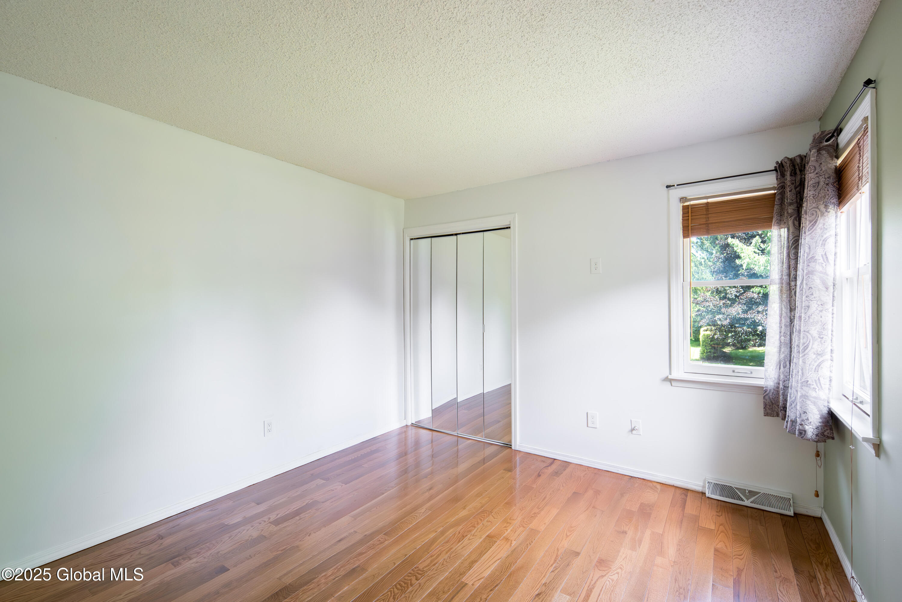 13 Eton Drive Bethlehem, NY 12159 - Photo 33 of 59 033