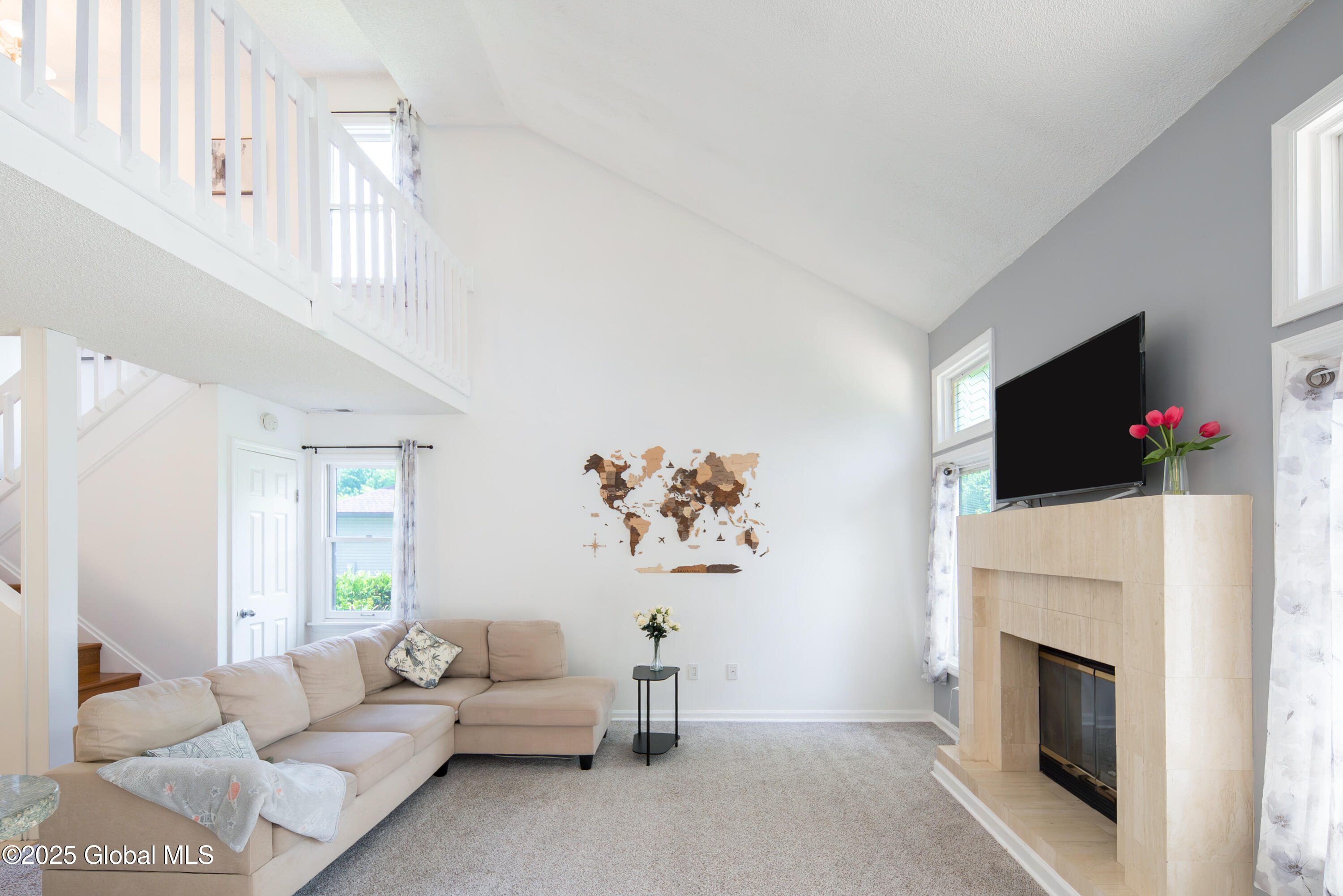 13 Eton Drive Bethlehem, NY 12159 - Photo 4 of 59 004