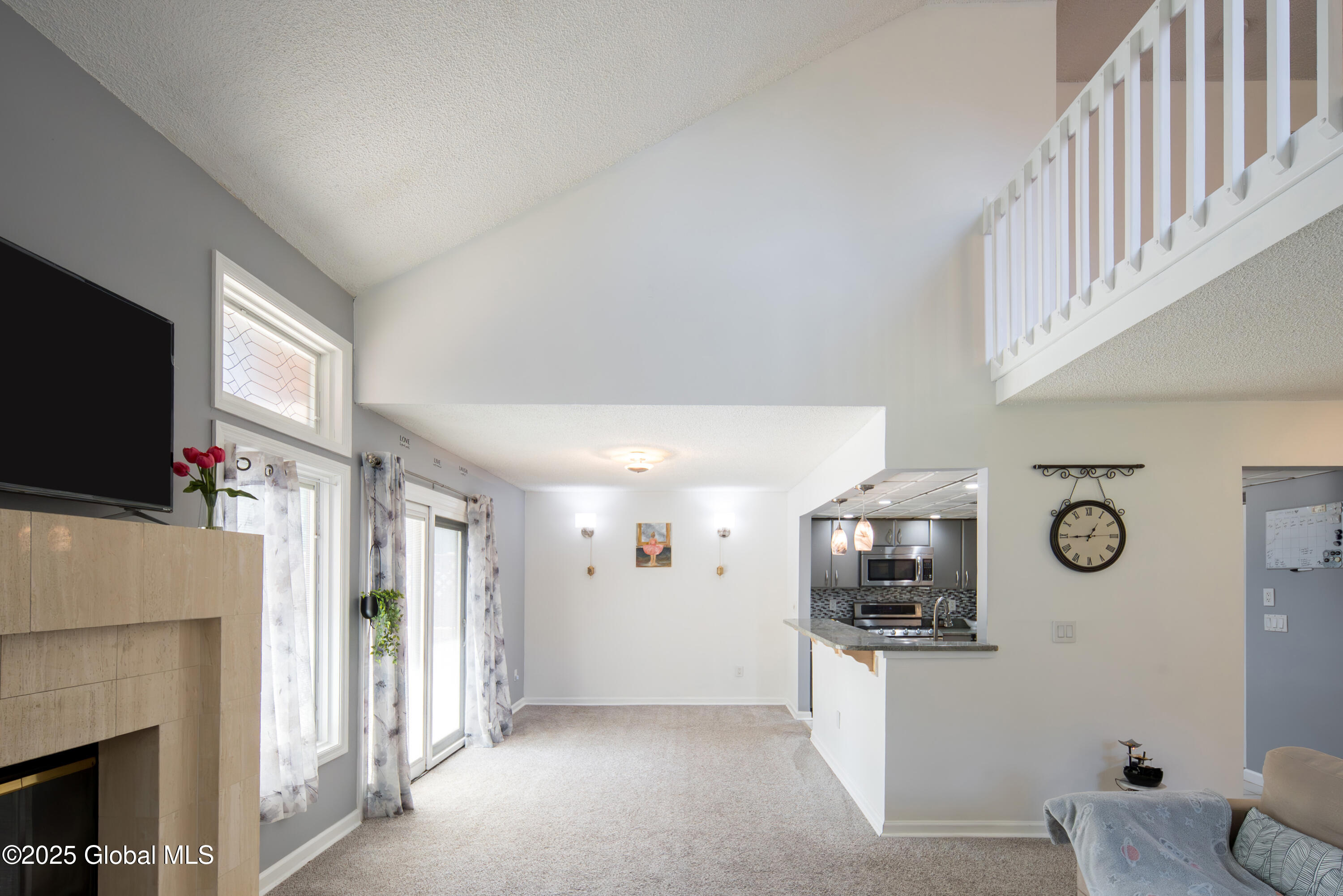 13 Eton Drive Bethlehem, NY 12159 - Photo 5 of 59 005