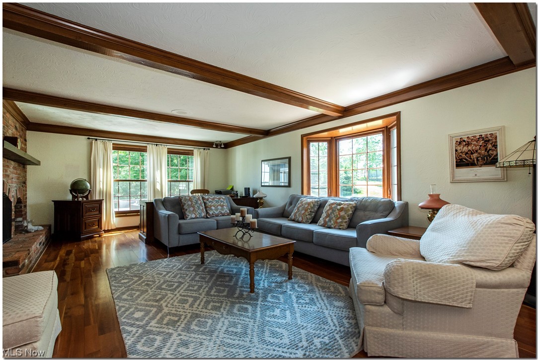 1059 State Road Hinckley, OH 44233 - Photo 7 of 35 Formal living room