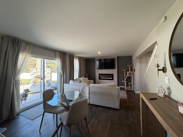 $385,000 | 303 Gladys Avenue, Elwood, IL 60421