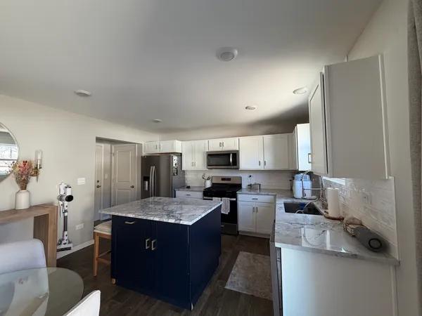 $385,000 | 303 Gladys Avenue, Elwood, IL 60421