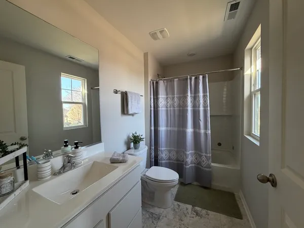 $385,000 | 303 Gladys Avenue, Elwood, IL 60421