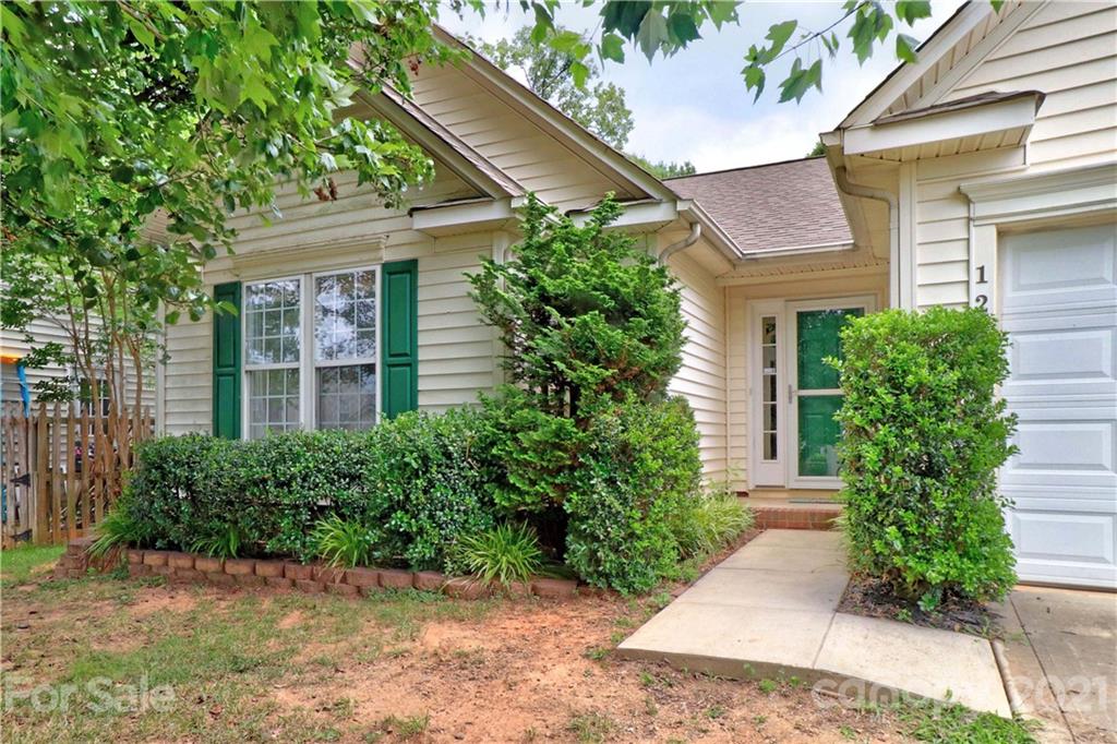 120 Cinebar Road Mooresville, NC 28115 - Photo 2 of 36 front view of a house with a garden