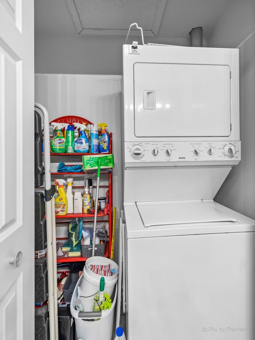 1 Renaissance Place, Unit GF7 Palatine, IL 60067 - Photo 19 of 28 a utility room with dryer and washer