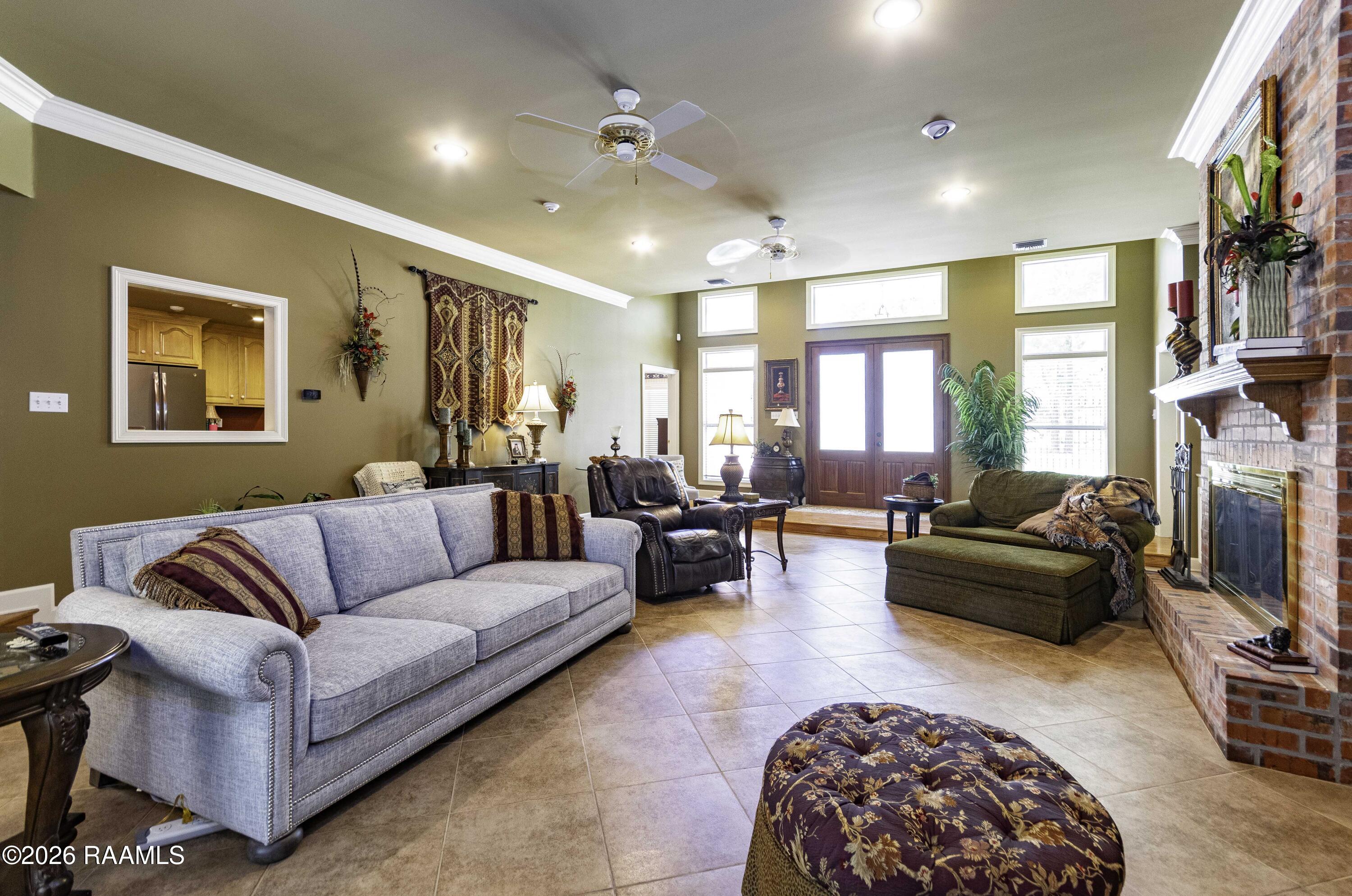 2014 Old Jeanerette Road New Iberia, LA 70563 - Photo 7 of 35 Living Room 4