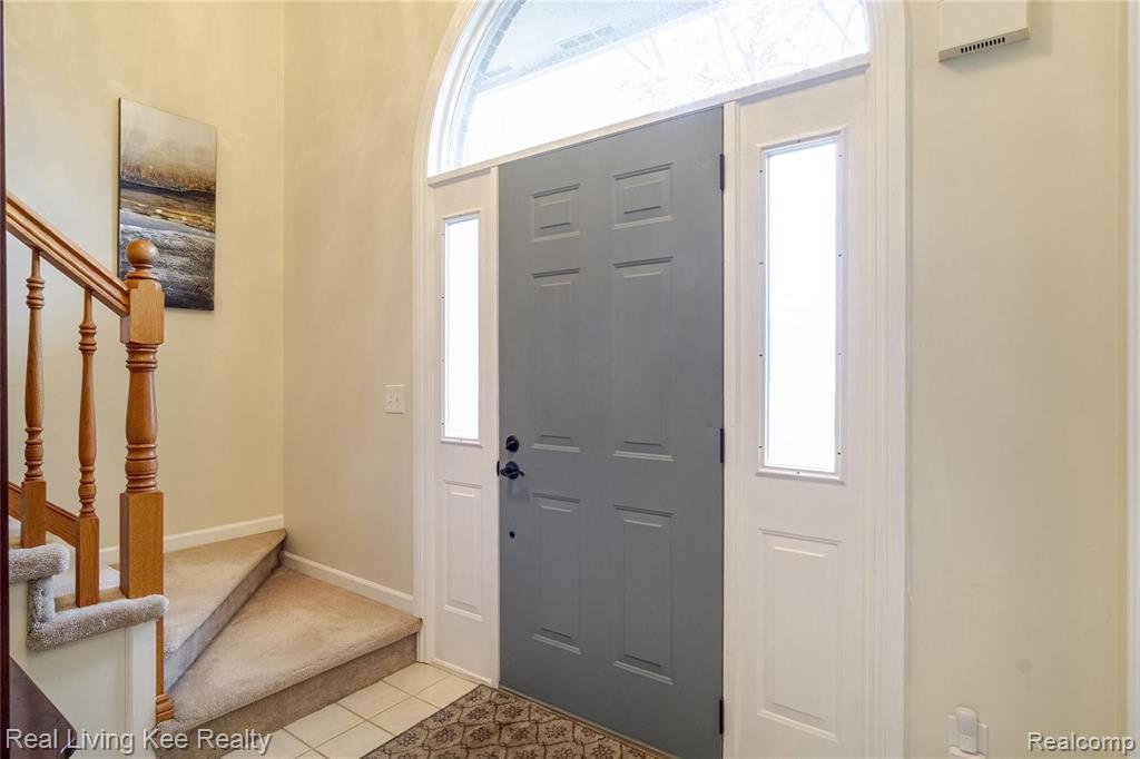 2200 Rochelle Park Drive Rochester Hills, MI 48309 - Photo 3 of 49